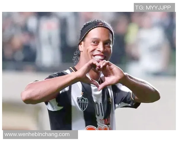 足球明星小罗尔多的传奇生涯与场外风采全解析