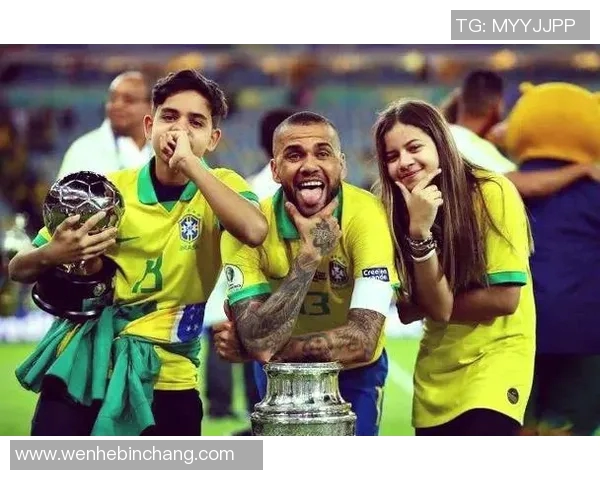 2003年全球足球明星盘点及其辉煌成就回顾